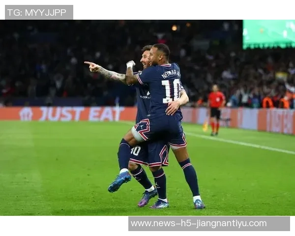 阿什拉夫首次单一自然年进球上双表现出色近5场首发贡献2球3助攻